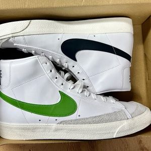 Nike Blazer Mid 77 Vintage White Chlorophyll Sneakers BQ6806-116 Mens Size 11